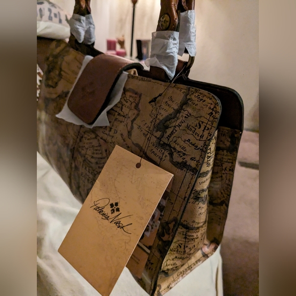 NWT Patricia Nash European Map Collection Purse - Picture 4 of 7